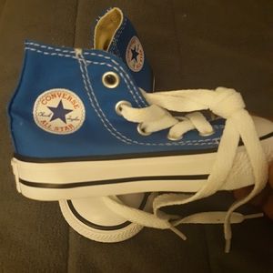 Infants "Chuck Taylor" converse sneakers